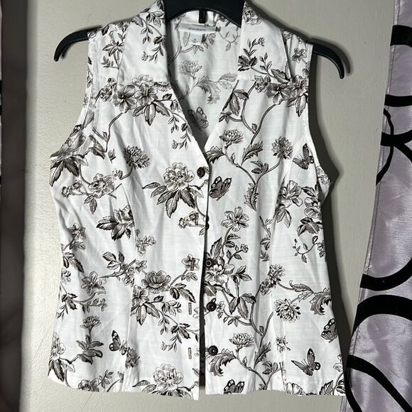 Women’s Medium Dress Barn Top, Button Down, Sleeveless , Floral - Picture 1 of 11
